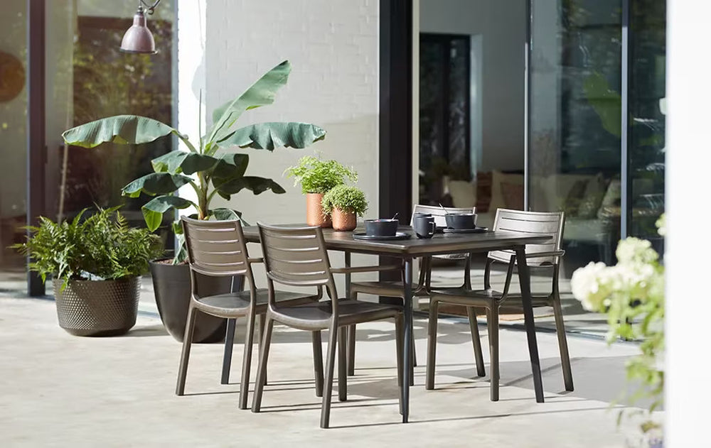 Keter - Mesa de comedor de exterior Metalea metal