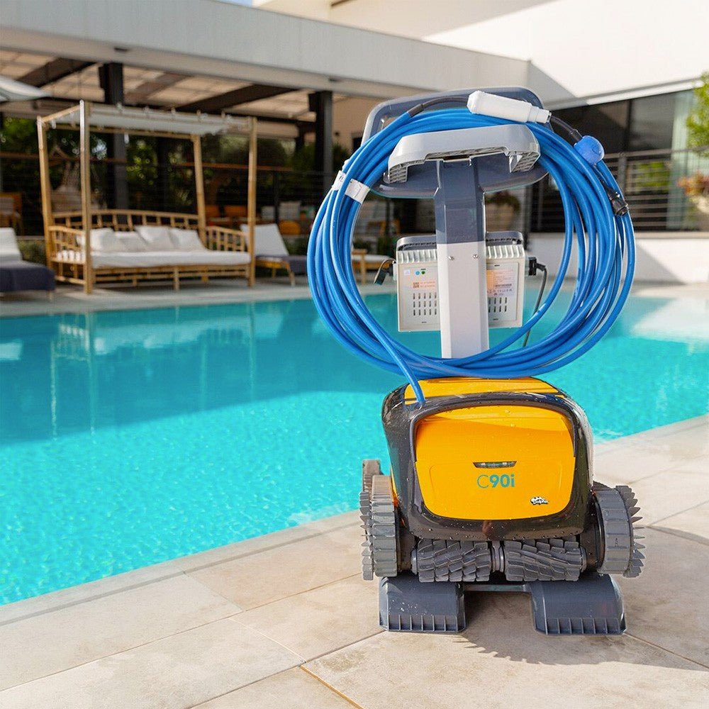 Dolphin C90i Robot limpiafondos para piscina pública